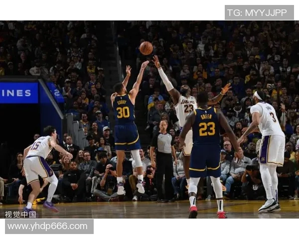 2017年NBA骑士与国王对决回顾精彩瞬间与球员表现分析 2017年NBA骑士与国王对决回顾精彩瞬间与球员表现分析