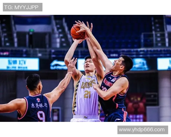 埃蒙与格罗宁激战正酣谁能在这场较量中笑到最后